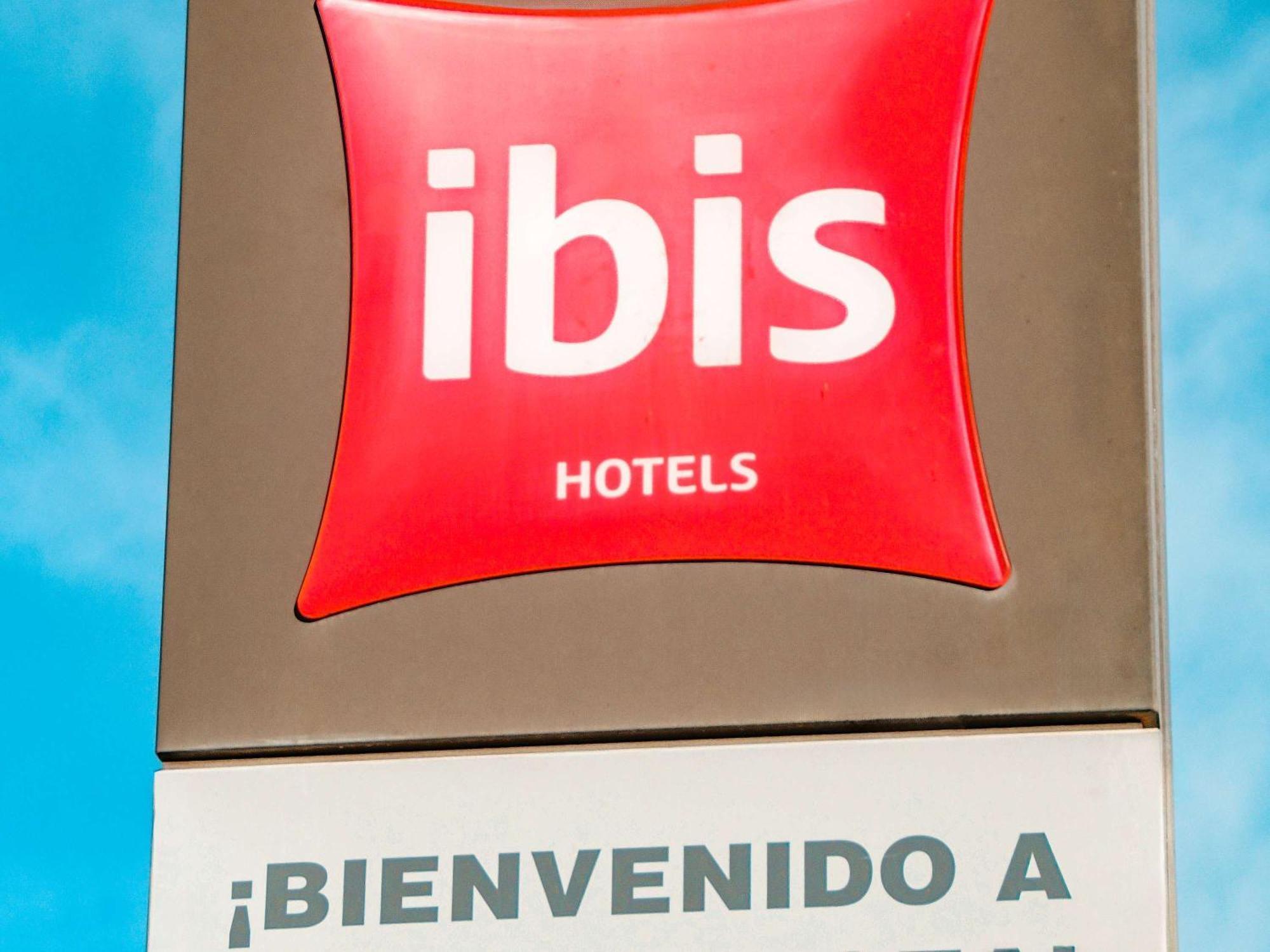 Ibis Mendoza Hotel Exterior foto
